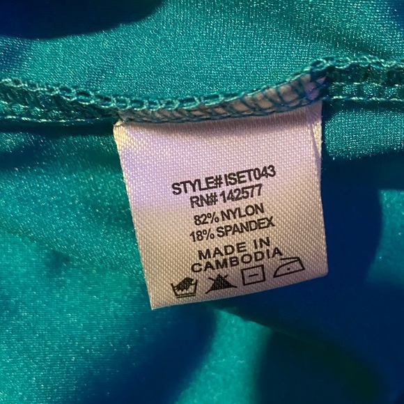 Sexy 2 piece - Picture 3 of 5